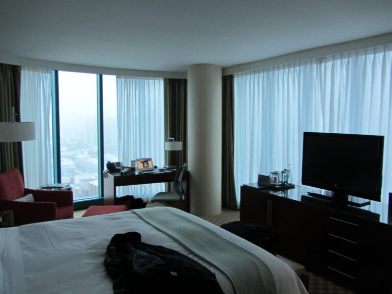 Trip Report: Cathay Pacific Business Class Dubai to Los Angeles via Hong Kong