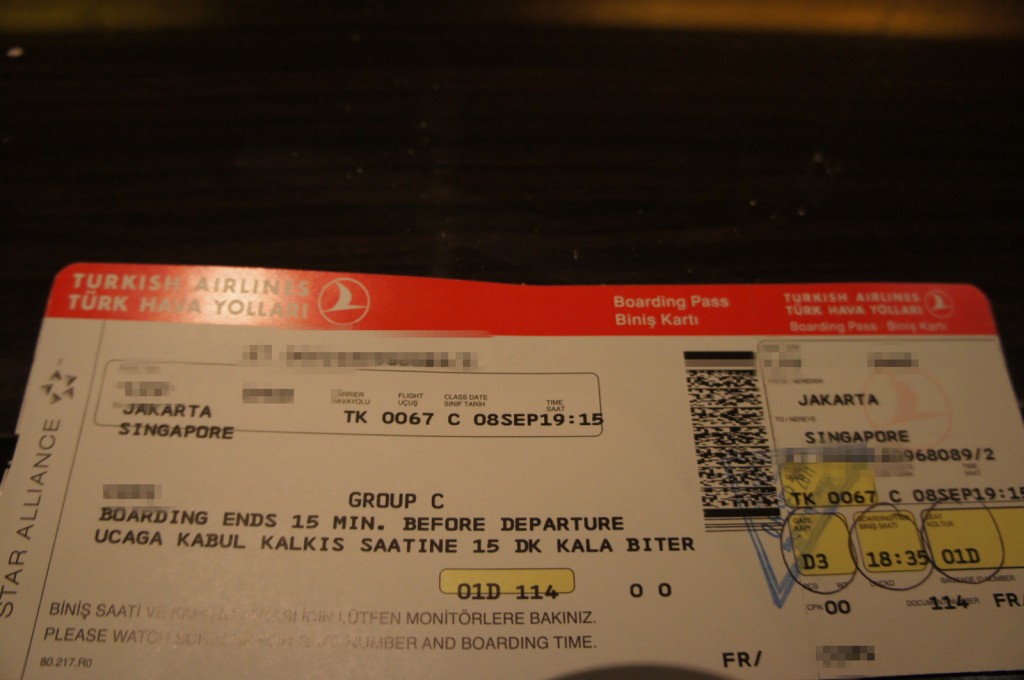 The image shows a Turkish Airlines boarding pass. The boarding pass is for a flight from Jakarta to Singapore. The flight number is TK 0067, and the departure date is 08 September. The boarding pass indicates that boarding ends 15 minutes before departure. The seat number is 01D, and the boarding group is C. The boarding pass includes text in both English and Turkish.