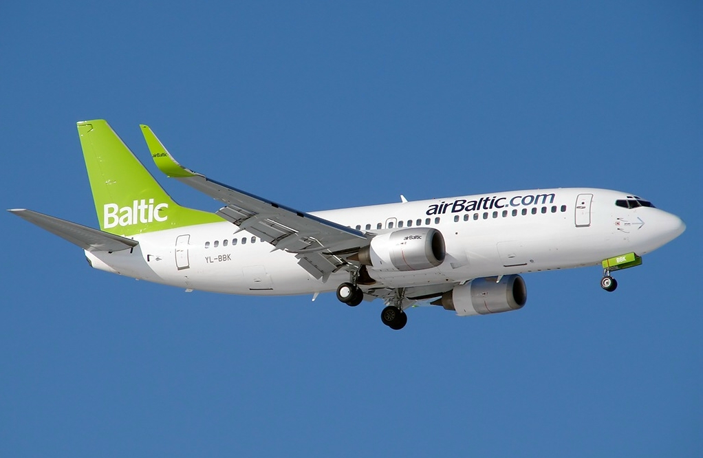AirBaltic_B733_YL-BBK