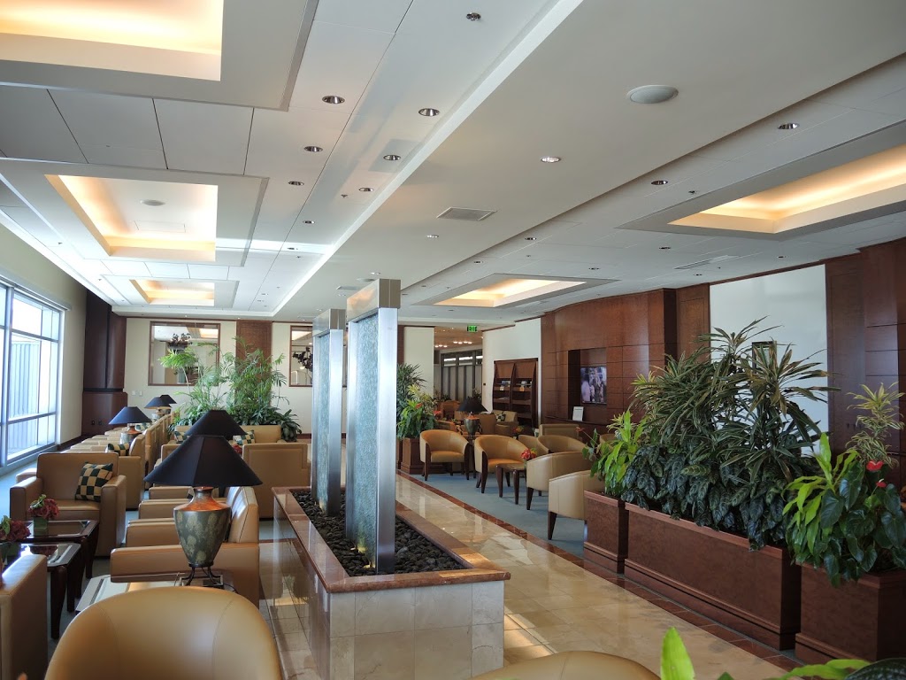emirates lounge sfo