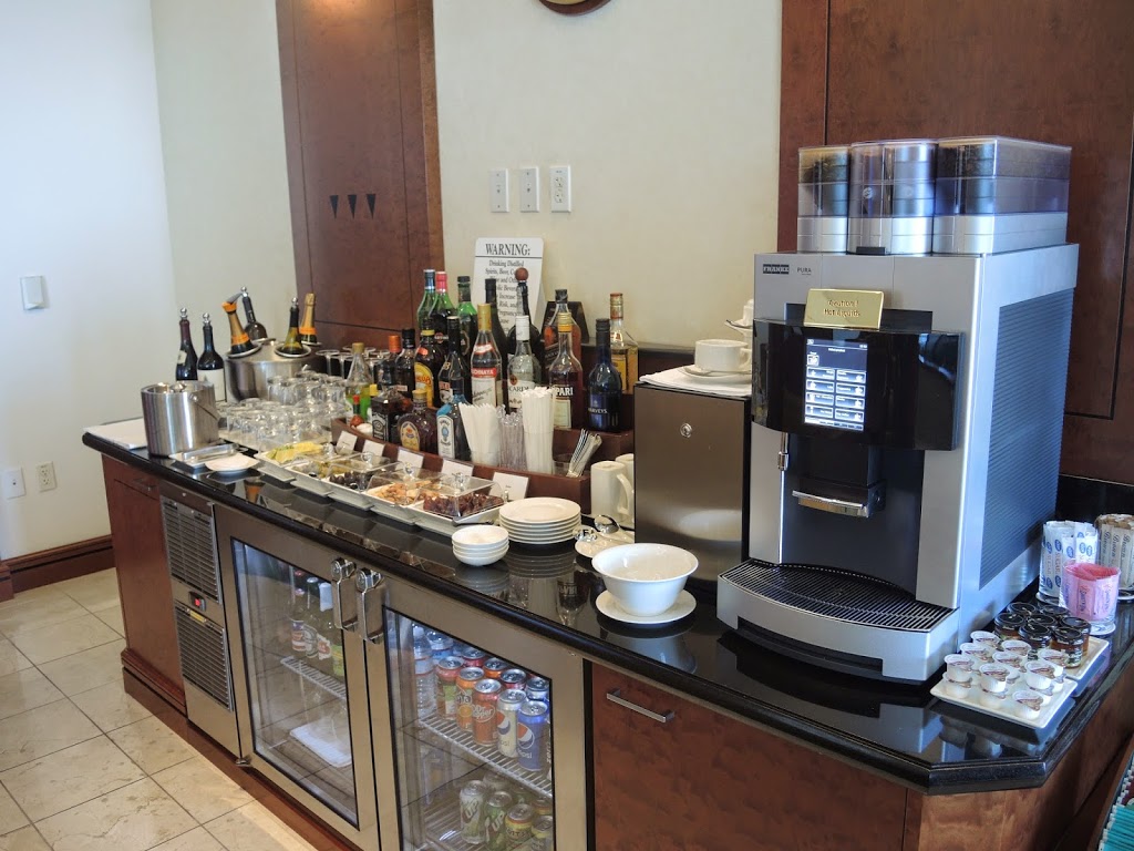 emirates lounge sfo