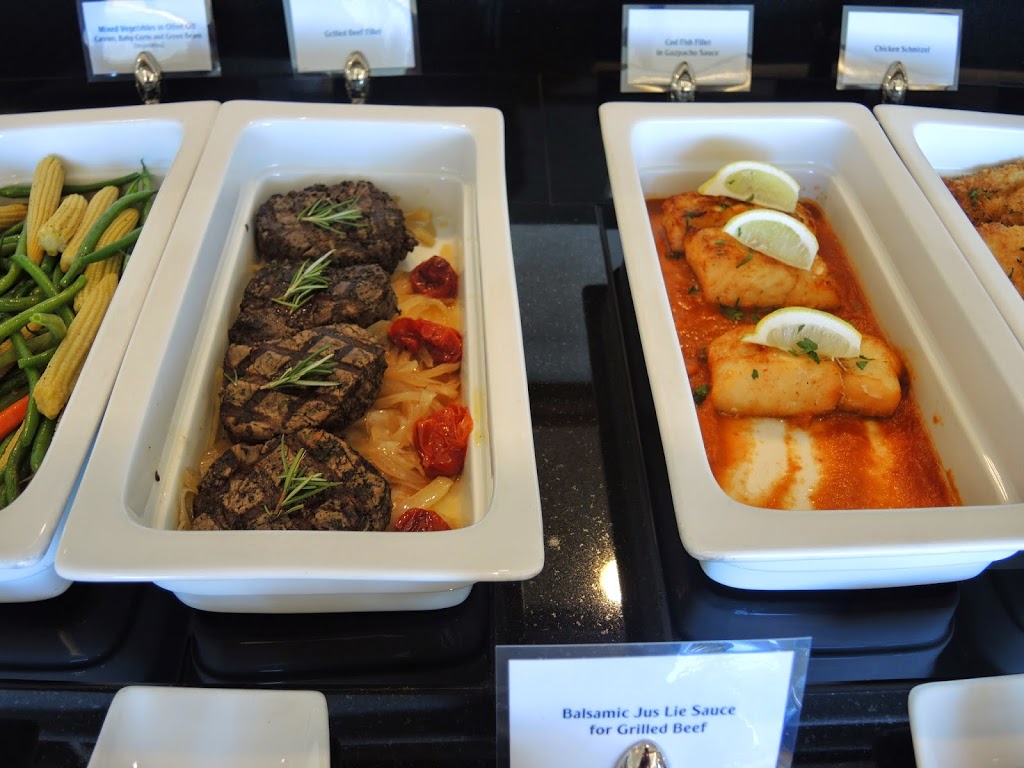 emirates lounge sfo