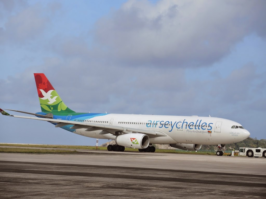 emirates business class seychelles reviews