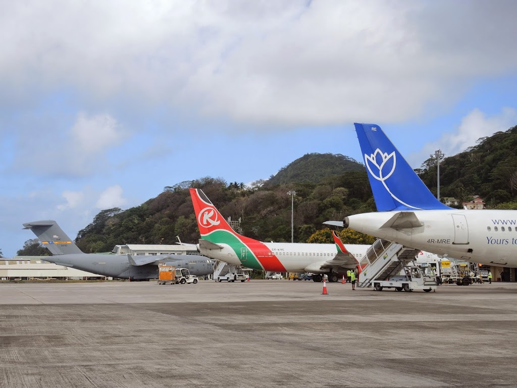 emirates business class seychelles reviews