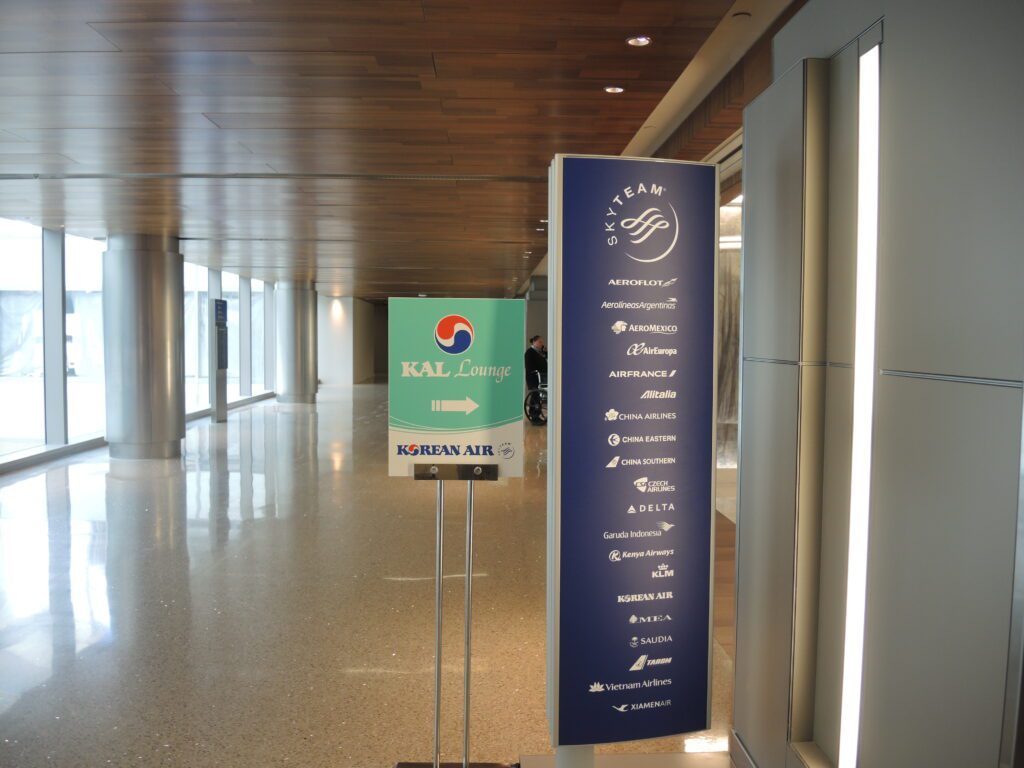 korean air lounge lax