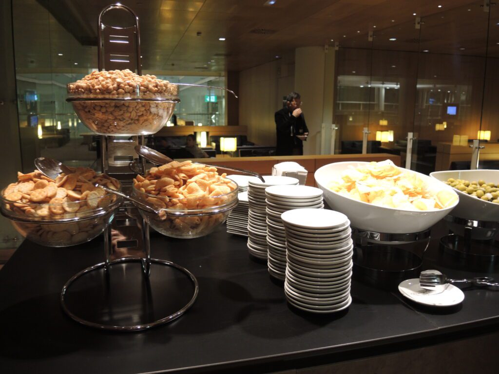 sala vip lounge barcelona breakfast