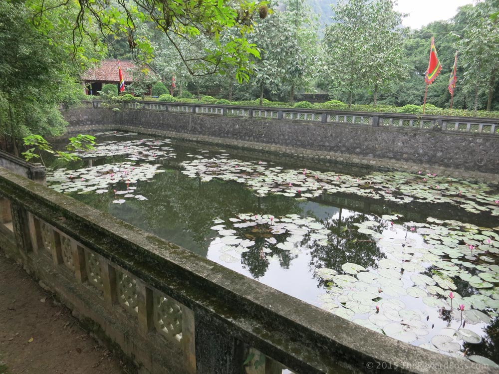 Tam Coc Vietnam Tour - Hoa Lu Tam Coc Vietnam Tour