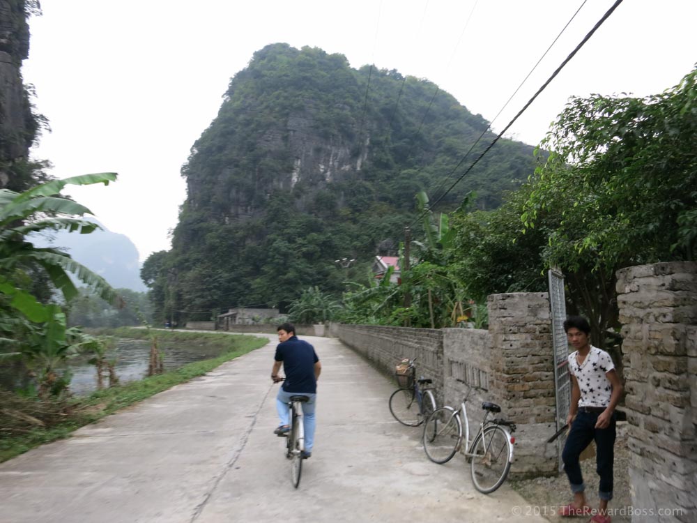 Hoa Lu Tam Coc Vietnam Tour