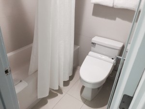 Hyatt Regency Waikiki - Bathroom