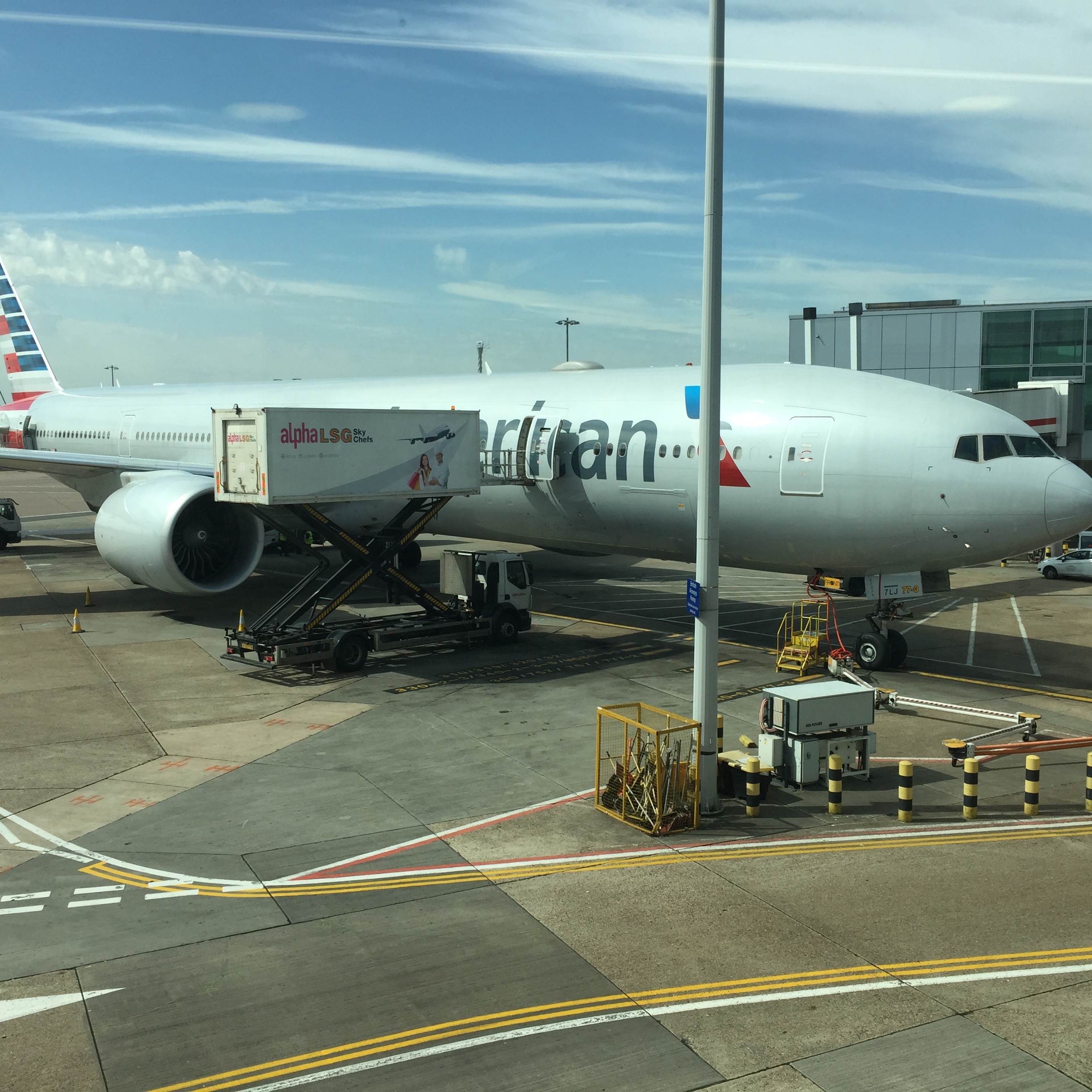 AA 777 at LHR