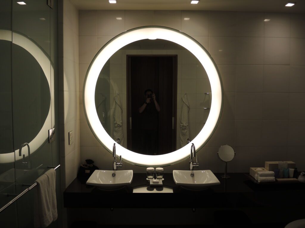 conrad tokyo bathroom