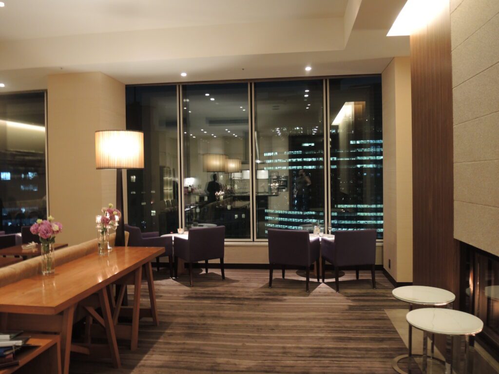 conrad tokyo executive lougne 1