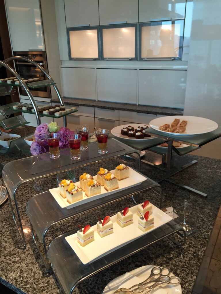 conrad tokyo executive lounge afternoon tea