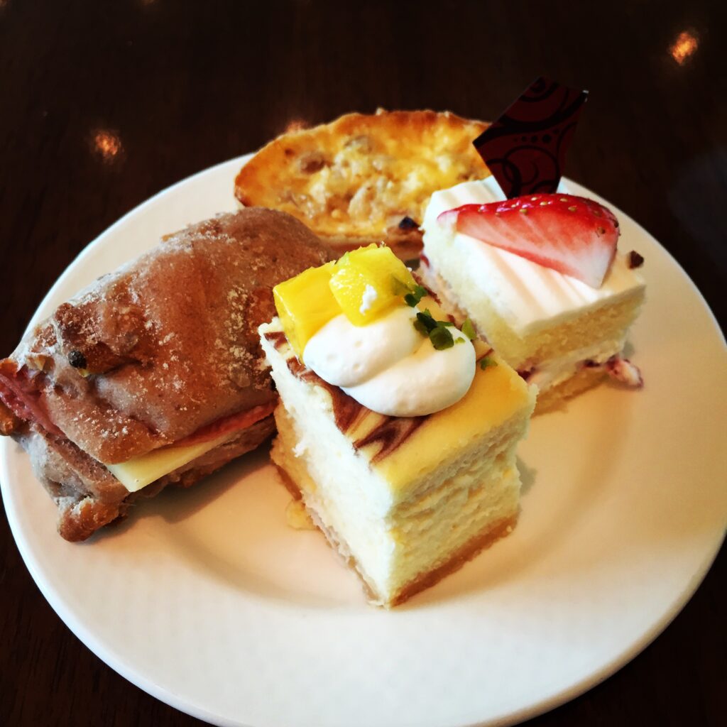conrad tokyo executive lounge afternoon tea selection