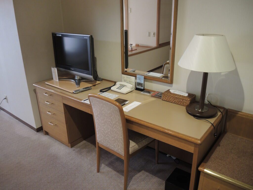 funaya ryokan matsuyama desk