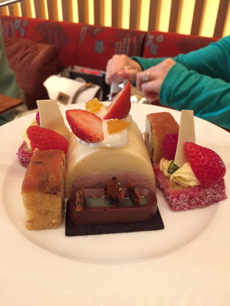 peninsula tokyo afternoon tea 1