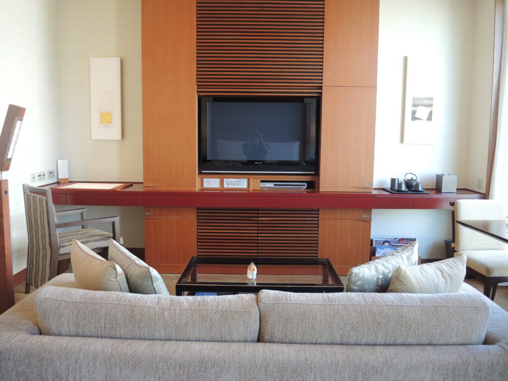 peninsula tokyo living room 2