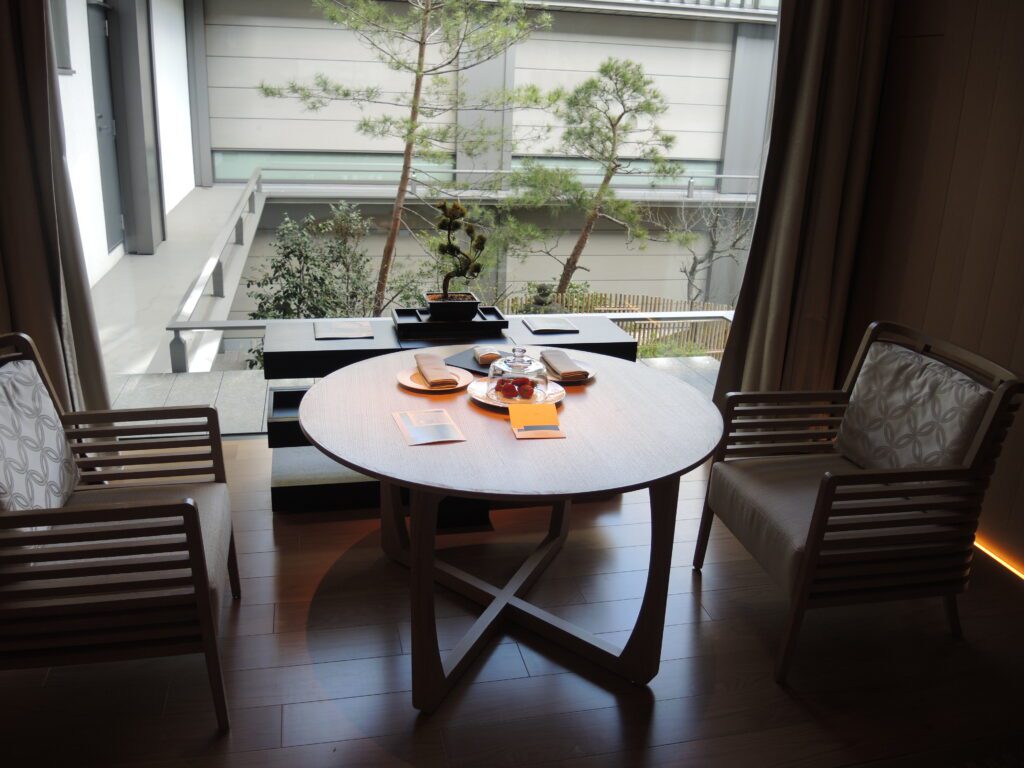 ritz carlton kyoto room dining table