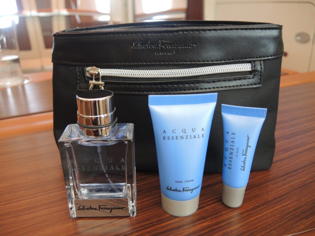 singapore airlines suites lax to nrt ferragamo amenity kit