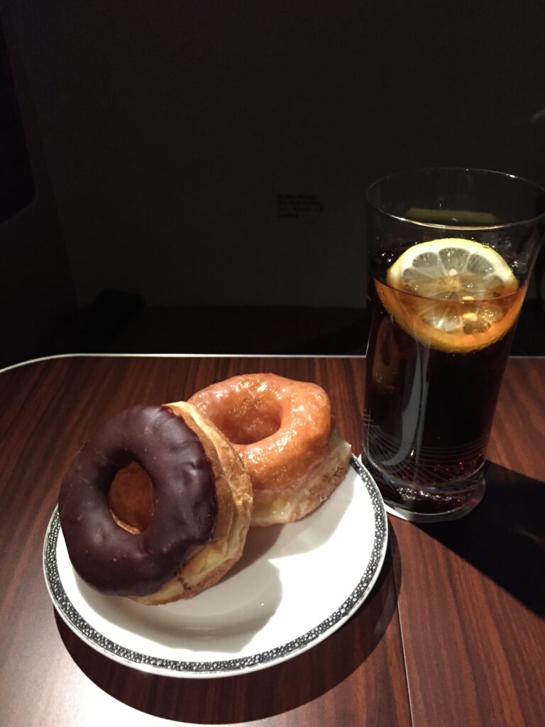 singapore airlines suites lax to nrt randys donuts