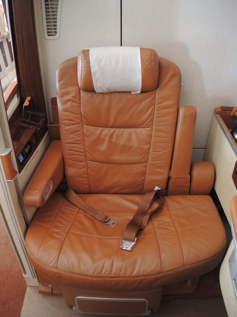 singapore airlines suites lax to nrt seat