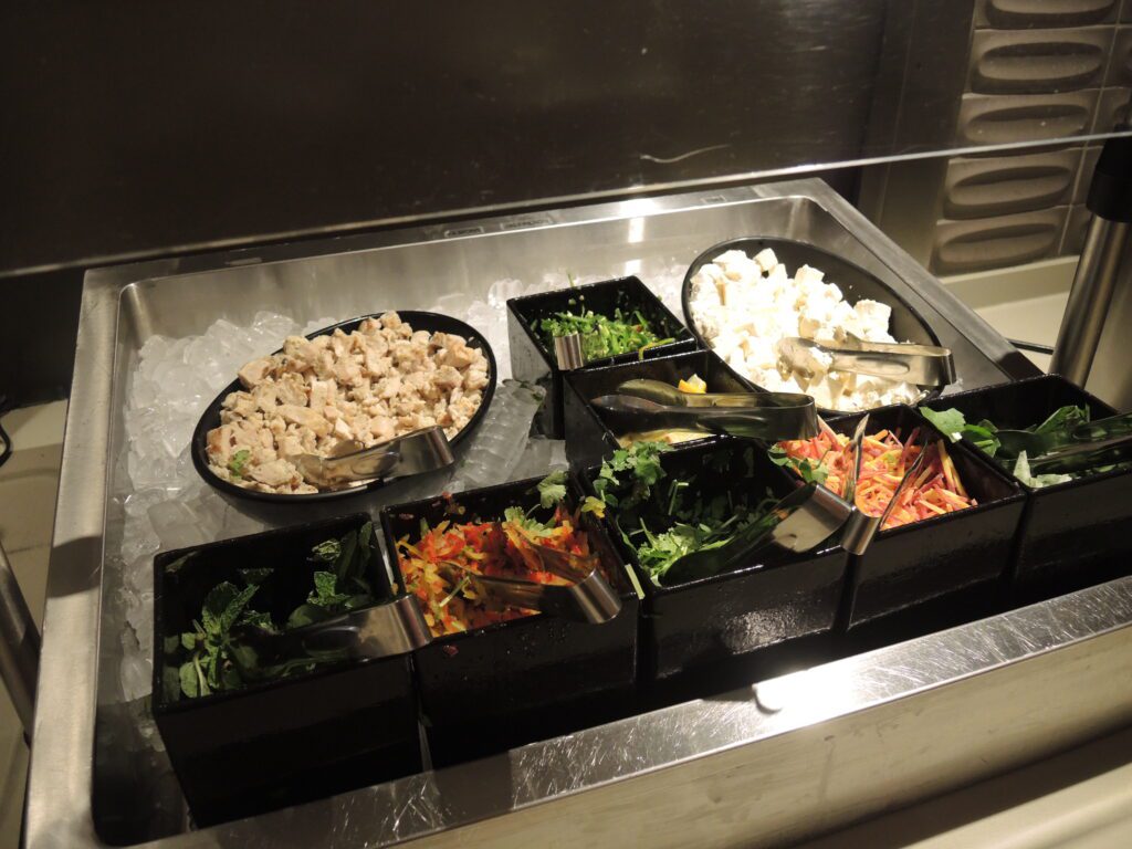 star alliance business class lounge lax noodle bar 2