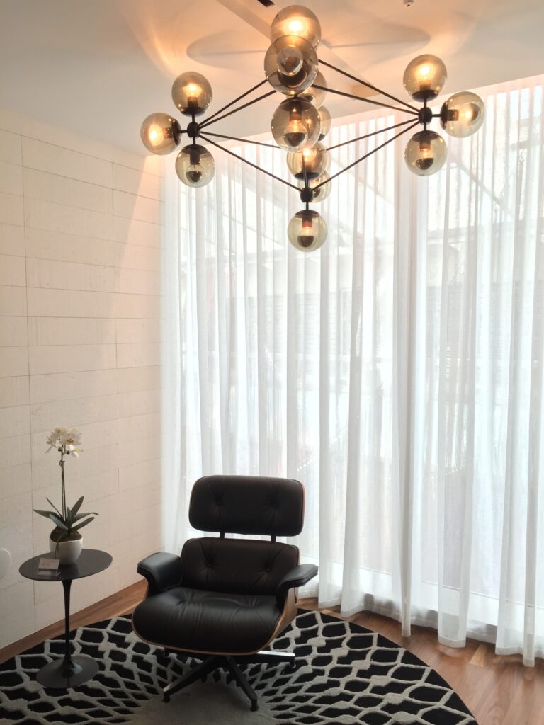 star alliance first class lounge lax eames chair 2