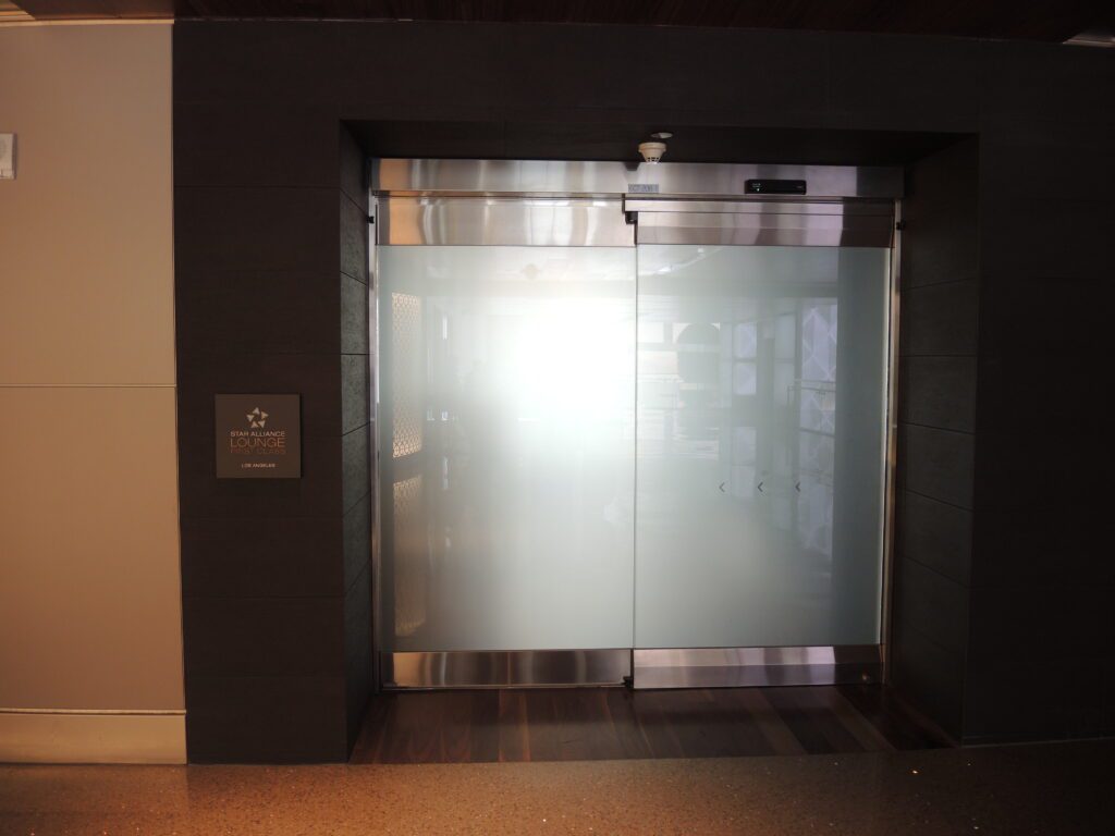 star alliance first class lounge lax entrance
