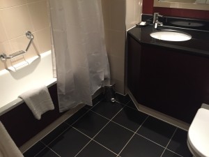 Sheraton Skyline, Heathrow Bathroom