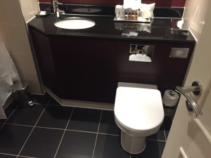 Sheraton Skyline, Heathrow Bathroom