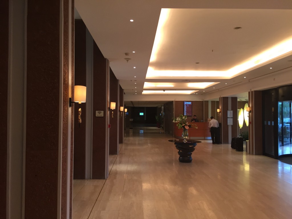 Sheraton Skyline, Heathrow Lobby