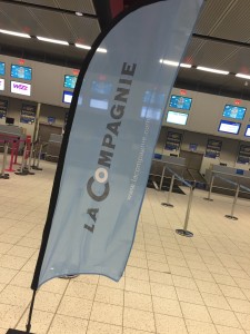 La Compagnie sign for check-in
