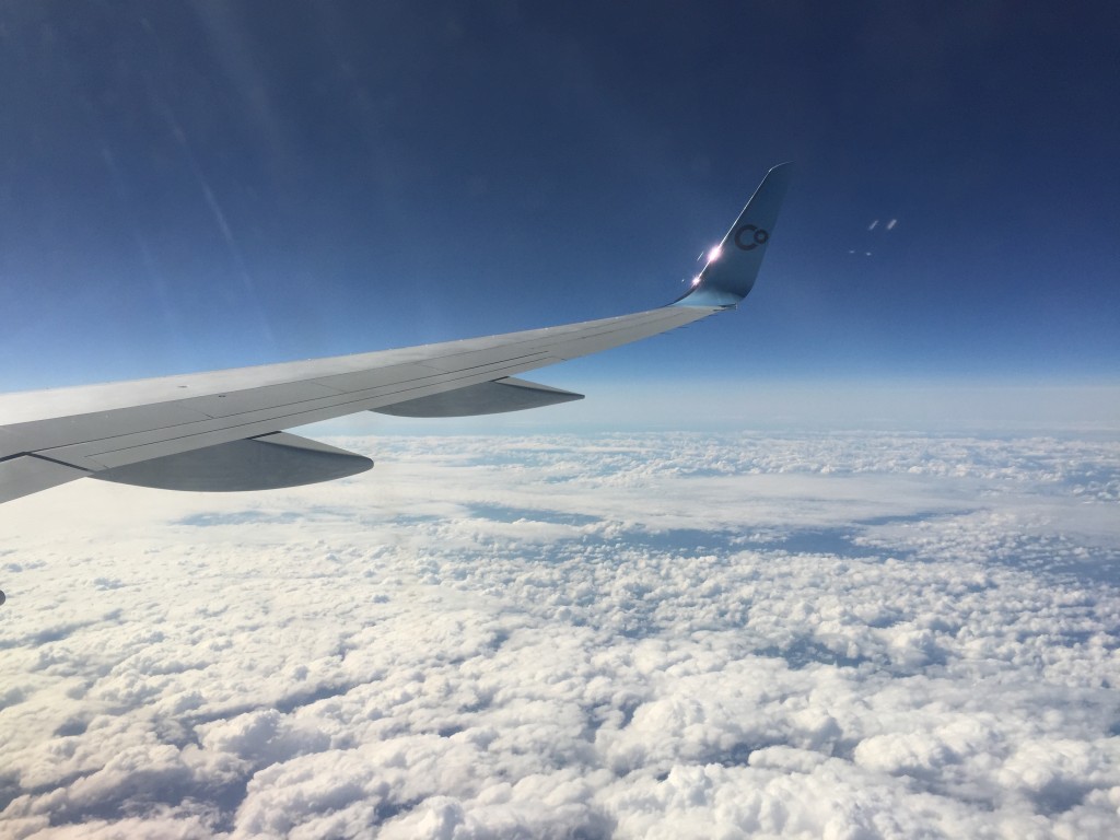 La Compagnie arriving in the UK on a sunny morning