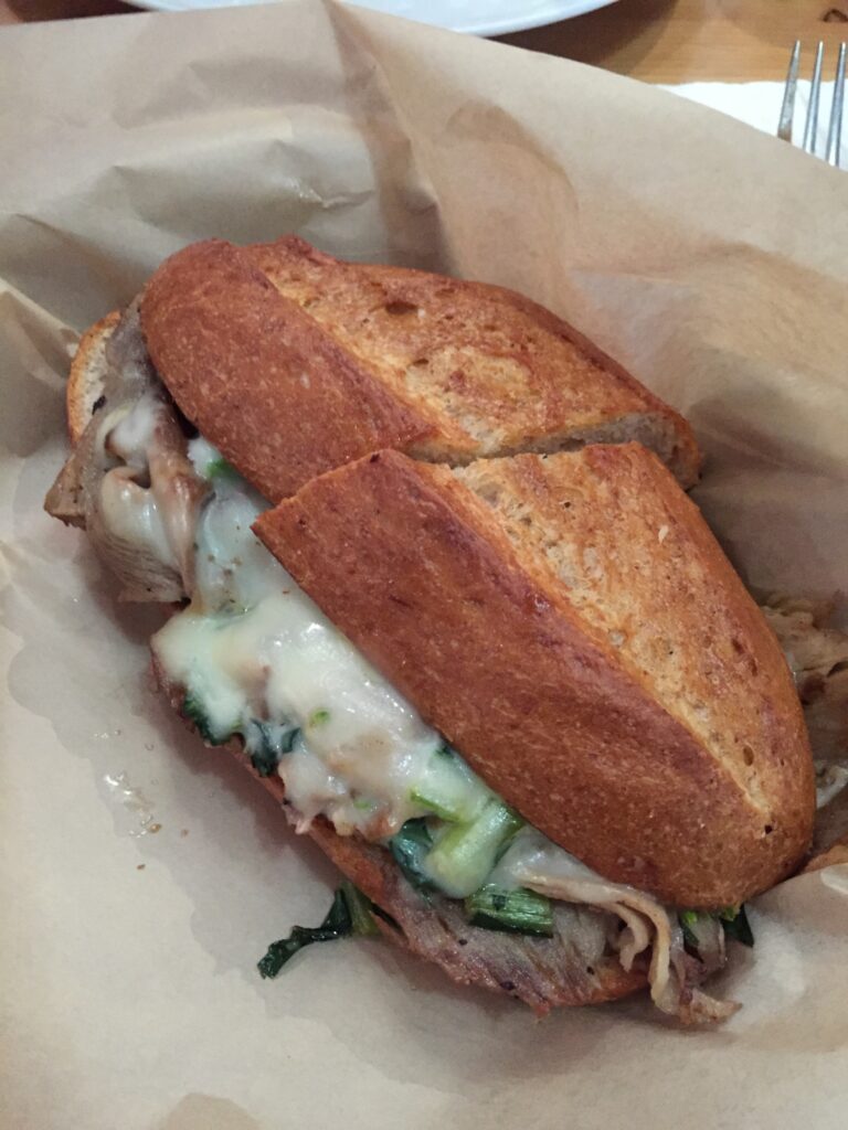 leodas restaurant hoagie