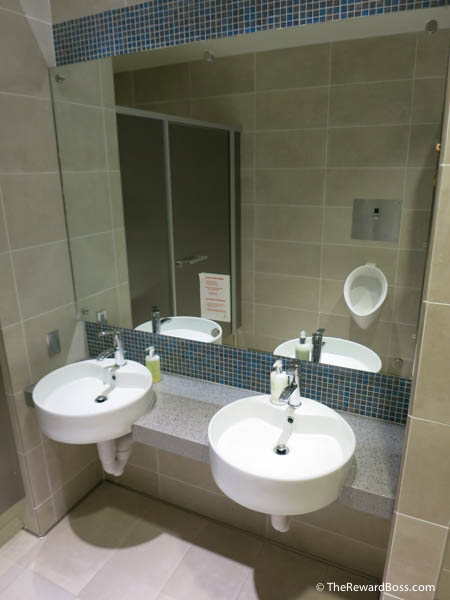 Aer Lingus Lounge JFK - bathroom