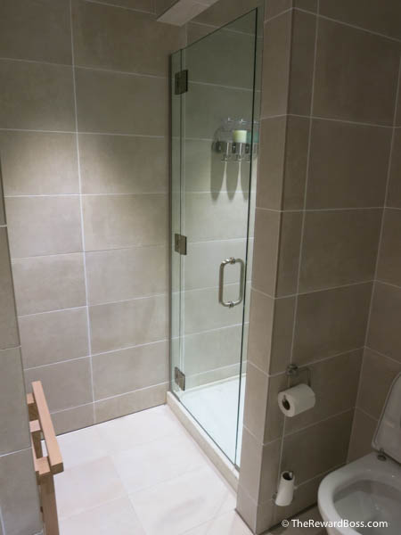 Aer Lingus Lounge JFK - Shower