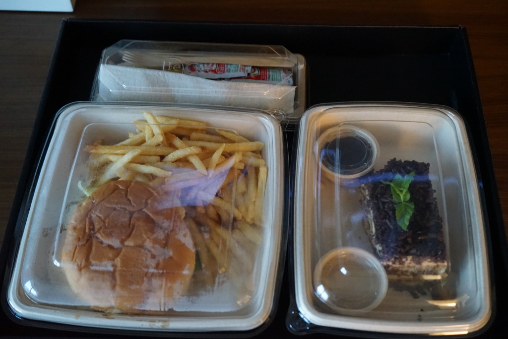 Hyatt Regency Waikiki - Room Service