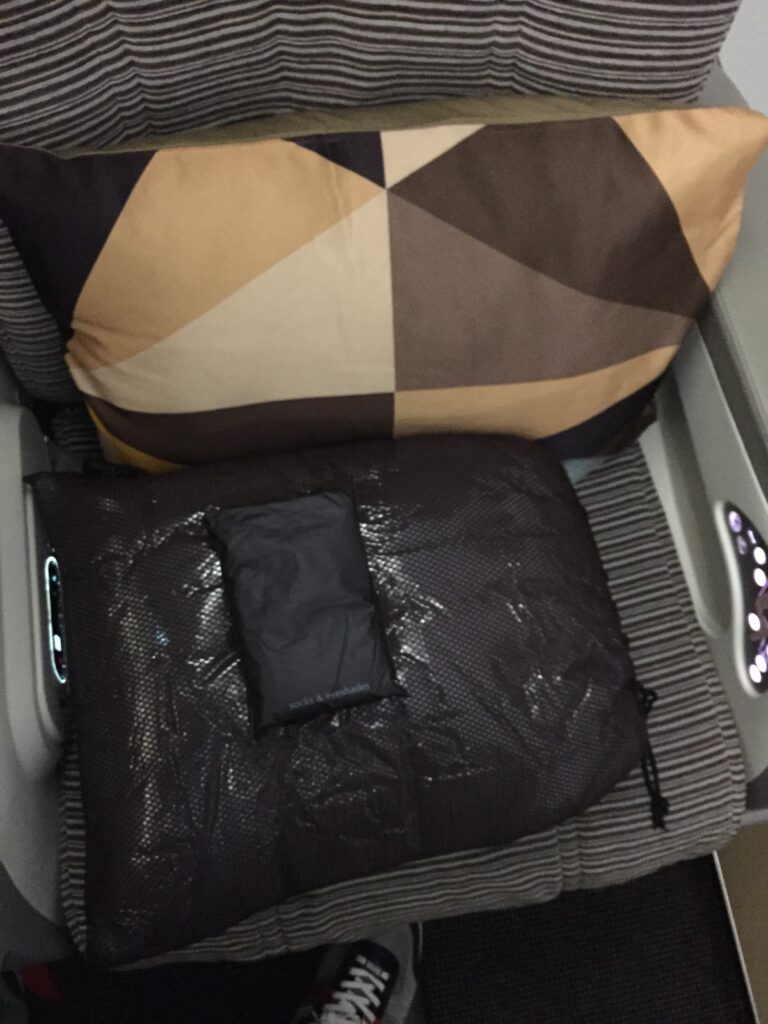 etihad business class hyd blanket pillow