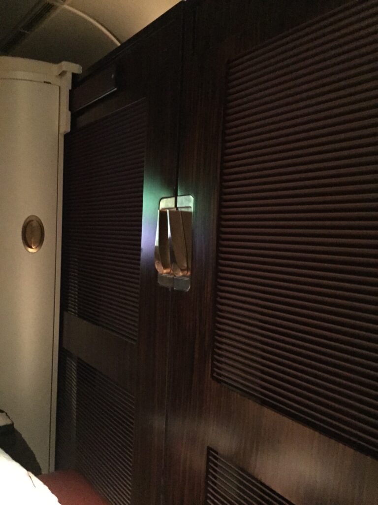 etihad jet airways first class sfo suite doors