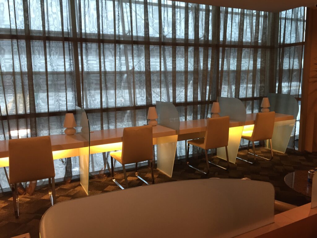 premier lounge sin changi seating 2