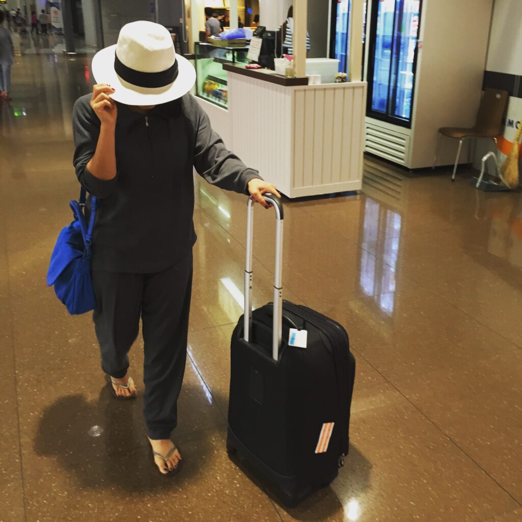 singapore airlines first class icn airport walk incheon
