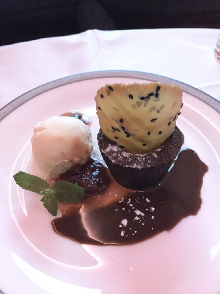 singapore airlines first class icn dessert