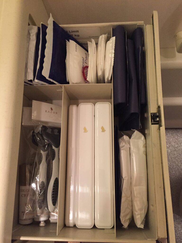 singapore airlines first class sfo bathroom amenities 2