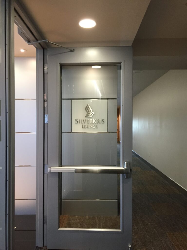singapore silverkris lounge sfo entrance