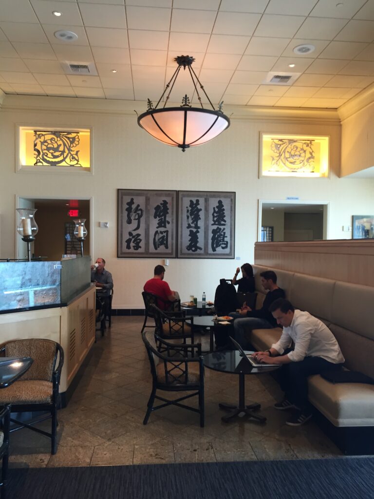 united global first lounge sfo dining area