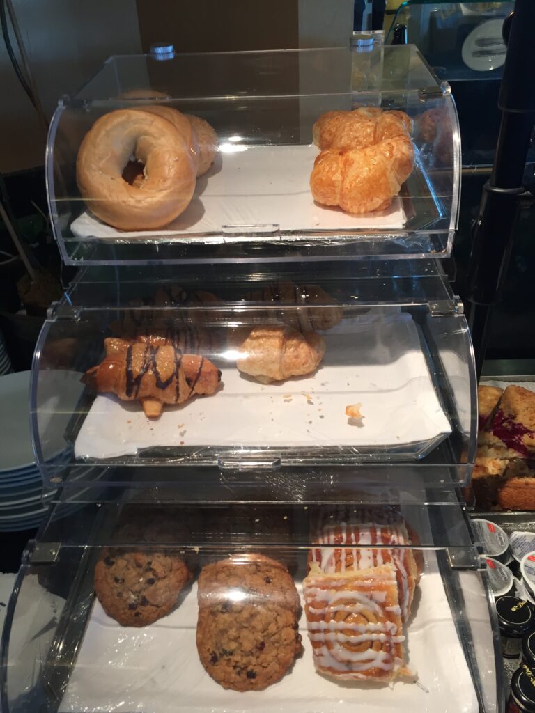 united global first lounge sfo food4