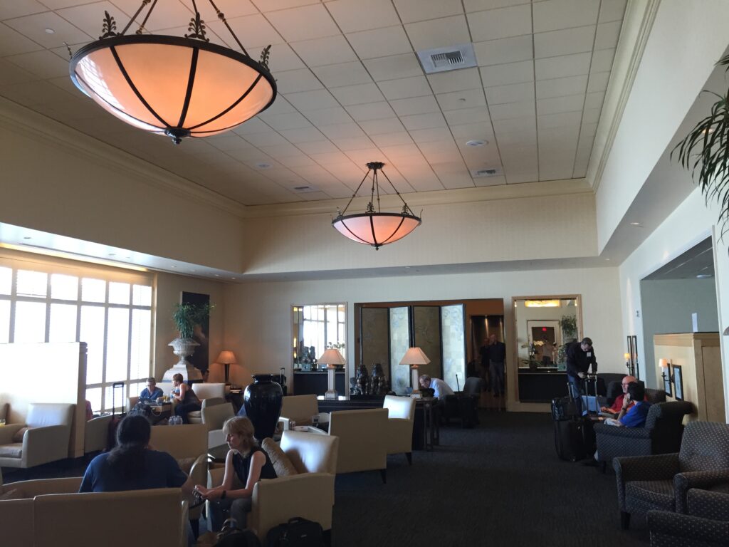 united global first lounge sfo seating1