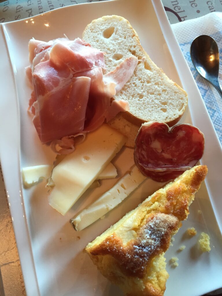 casa sobrero castiglione faletto breakfast