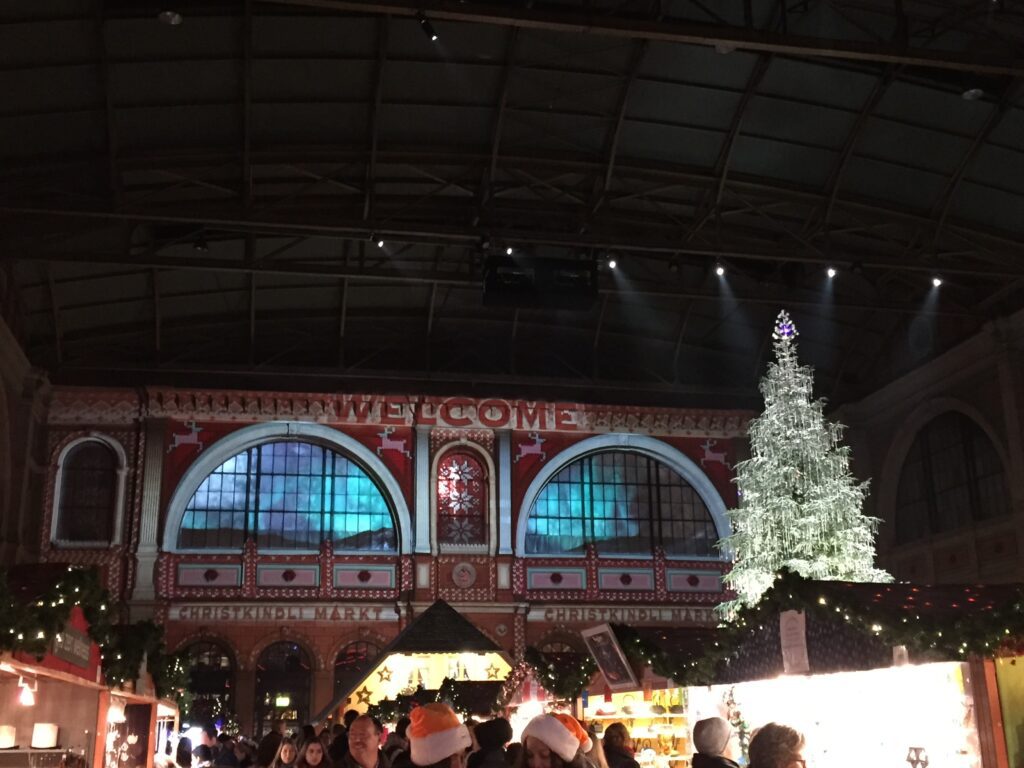 zurich christmas market zurich station