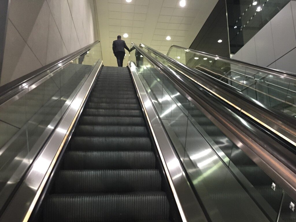 LHR T2